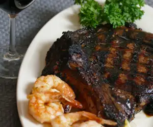 Grilled steak with shrimp. 